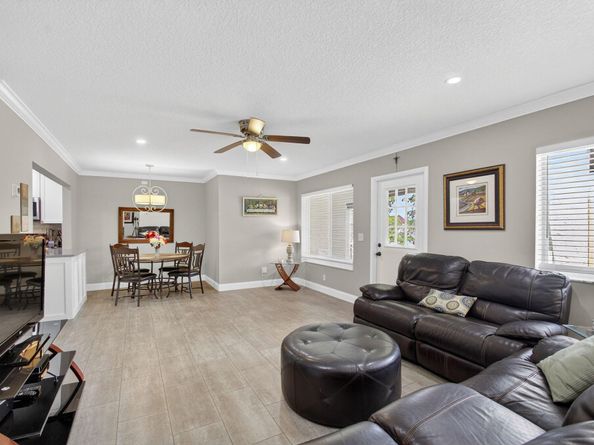 335 Pine Ridge Circle A2, Greenacres FL 33463