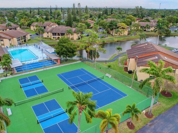 335 Pine Ridge Circle A2, Greenacres FL 33463