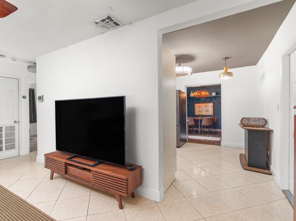 1433 NE 5th Ave, Fort Lauderdale FL 33304