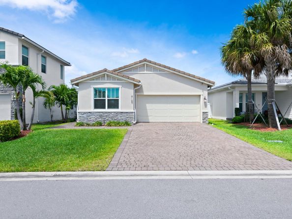 4165 Rosa Drive, Deerfield Beach FL 33064
