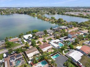 1736 NW 39th St, Oakland Park FL 33309