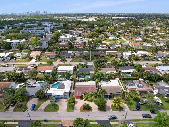 1736 NW 39th St, Oakland Park FL 33309