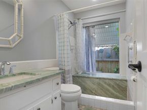 1736 NW 39th St, Oakland Park FL 33309