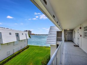 1030 Sugar Sands Boulevard 367, Singer Island FL 33404