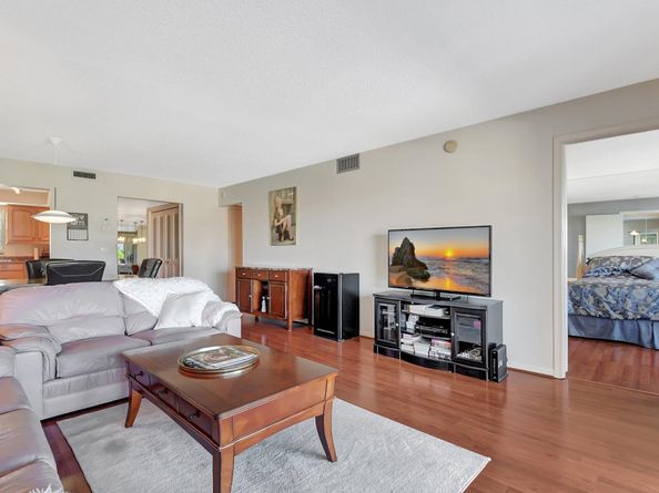 1030 Sugar Sands Boulevard 367, Singer Island FL 33404