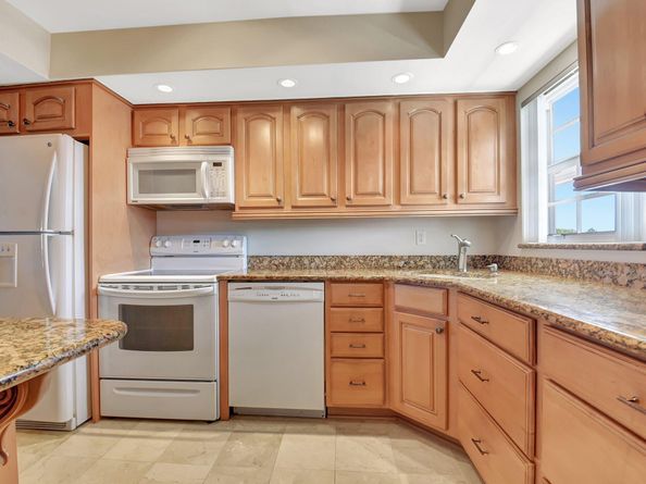 1030 Sugar Sands Boulevard 367, Singer Island FL 33404