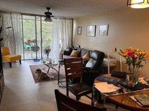 9330 Lagoon Pl 406, Davie FL 33324