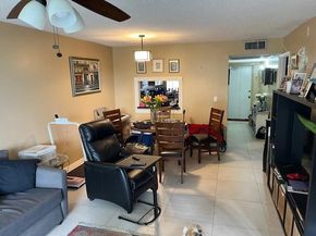 9330 Lagoon Pl 406, Davie FL 33324
