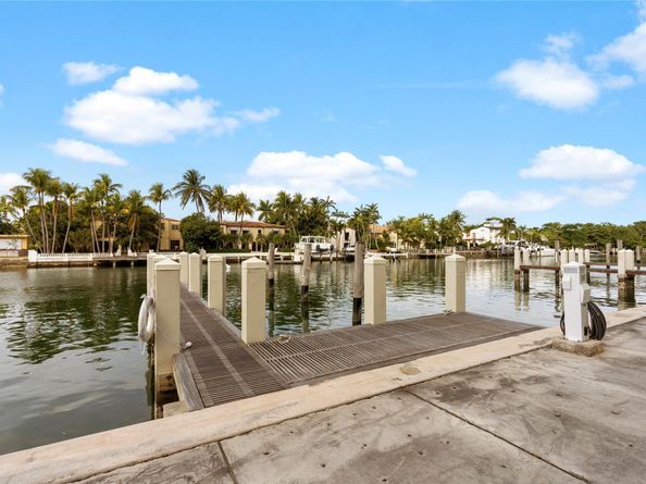 6001 Laguna Path S, Miami Beach FL 33141