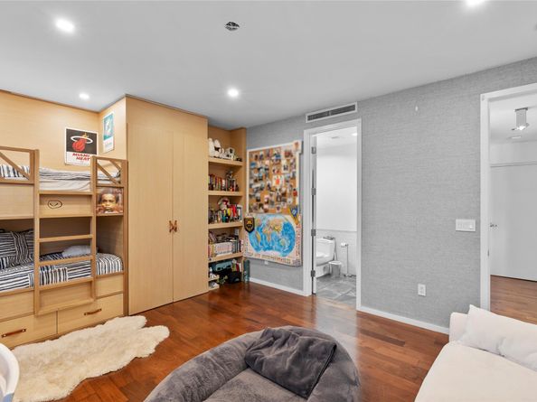 6001 Laguna Path S, Miami Beach FL 33141