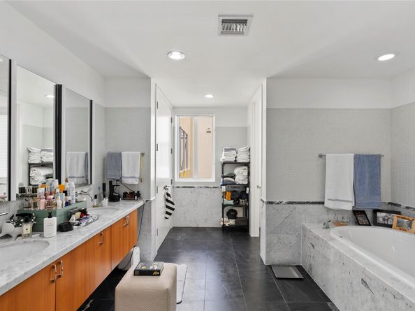 6001 Laguna Path S, Miami Beach FL 33141