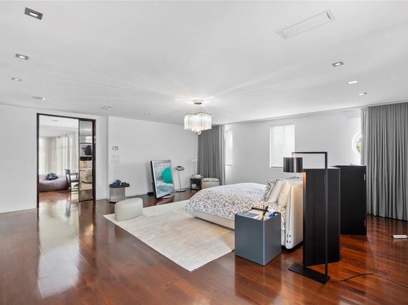 6001 Laguna Path S, Miami Beach FL 33141