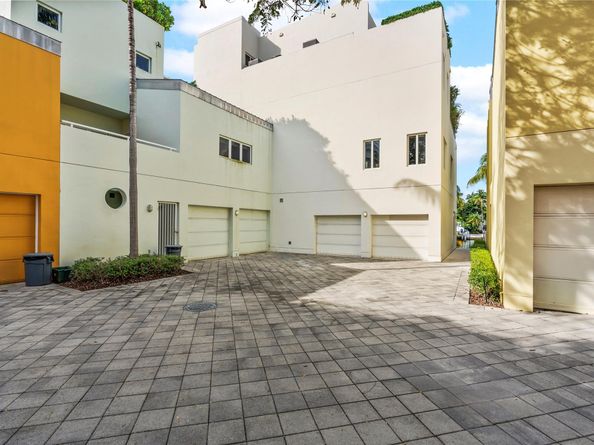 6001 Laguna Path S, Miami Beach FL 33141