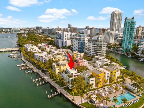 6001 Laguna Path S, Miami Beach FL 33141