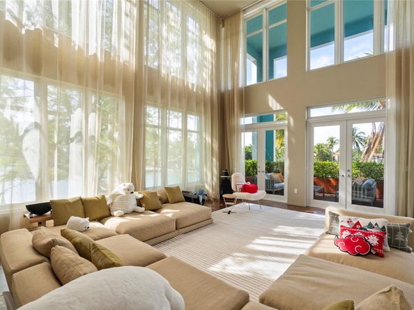 6001 Laguna Path S, Miami Beach FL 33141