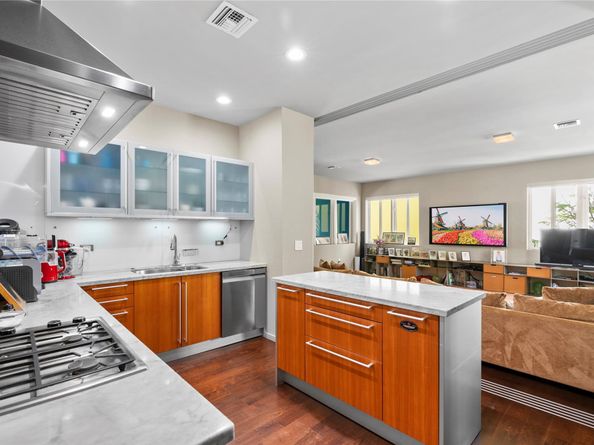 6001 Laguna Path S, Miami Beach FL 33141
