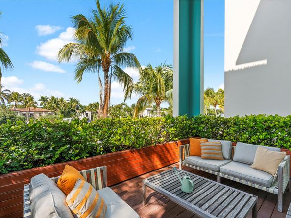 6001 Laguna Path S, Miami Beach FL 33141