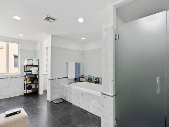 6001 Laguna Path S, Miami Beach FL 33141