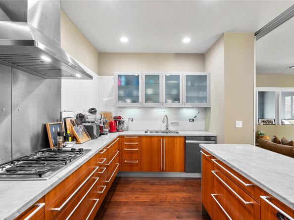 6001 Laguna Path S, Miami Beach FL 33141