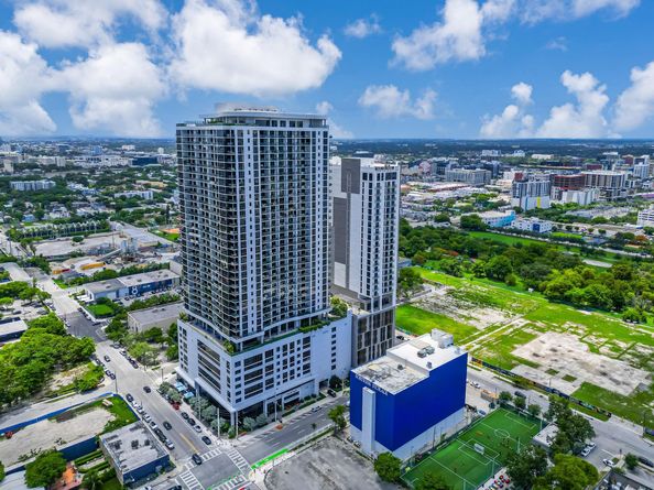 1600 NE 1st  Ave 1014, Miami FL 33132