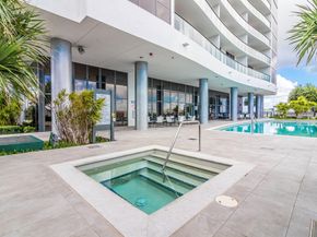 1600 NE 1st  Ave 1014, Miami FL 33132