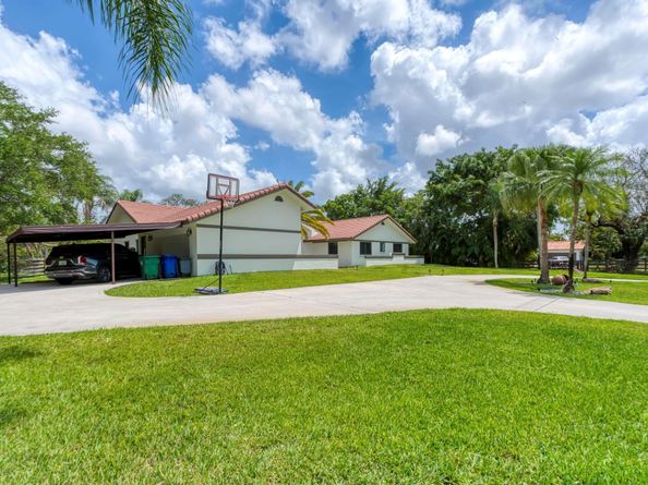 4600 SW 164th Terr, Southwest Ranches FL 33331