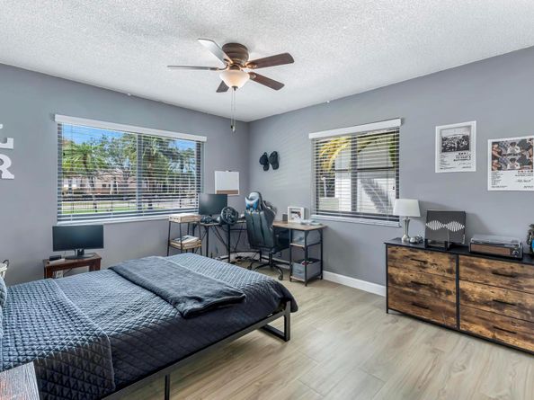 4600 SW 164th Terr, Southwest Ranches FL 33331