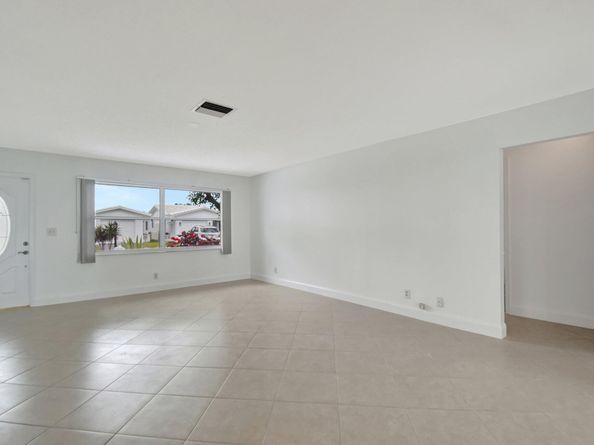 1902 SW 22nd Avenue, Boynton Beach FL 33426