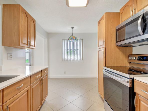1902 SW 22nd Avenue, Boynton Beach FL 33426