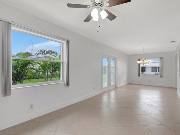1902 SW 22nd Avenue, Boynton Beach FL 33426