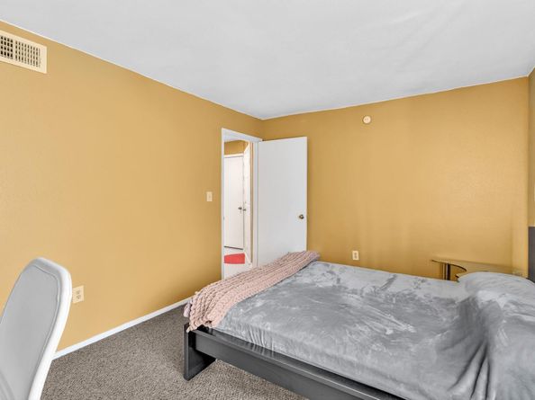 2440 NW 33rd St 1812, Oakland Park FL 33309