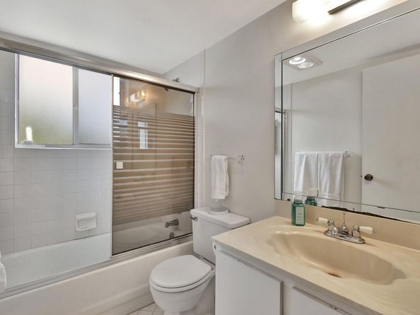 3186 Via Poinciana 409, Lake Worth FL 33467