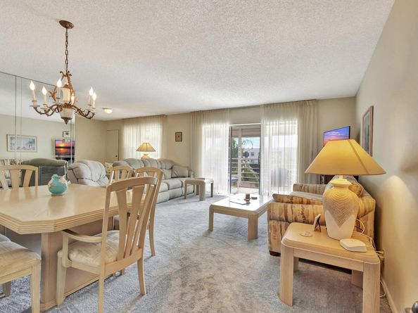 3186 Via Poinciana 409, Lake Worth FL 33467