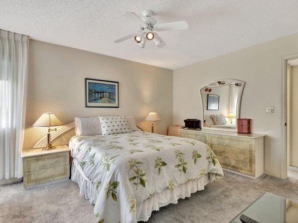3186 Via Poinciana 409, Lake Worth FL 33467