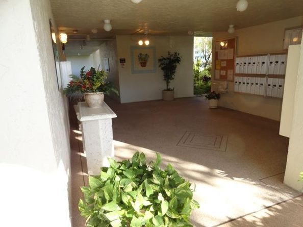 3186 Via Poinciana 409, Lake Worth FL 33467