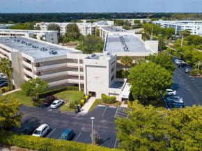 3186 Via Poinciana 409, Lake Worth FL 33467