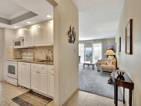 3186 Via Poinciana 409, Lake Worth FL 33467
