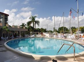 2731 NE 14th Street Cswy 612, Pompano Beach FL 33062