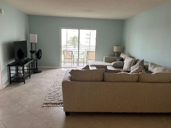 2731 NE 14th Street Cswy 612, Pompano Beach FL 33062
