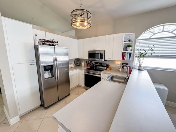 595 NW 159th Ln, Pembroke Pines FL 33028