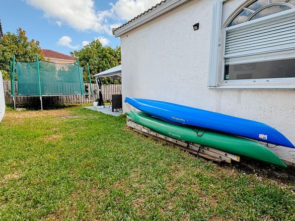 595 NW 159th Ln, Pembroke Pines FL 33028