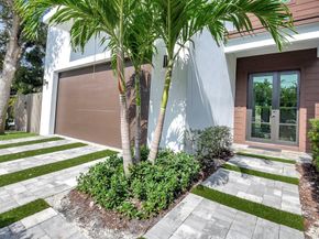 1517 N Lakeside Drive, Lake Worth Beach FL 33460