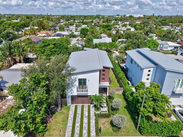 1517 N Lakeside Drive, Lake Worth Beach FL 33460