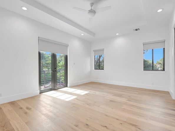 1517 N Lakeside Drive, Lake Worth Beach FL 33460