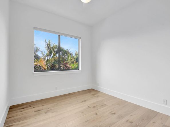 1517 N Lakeside Drive, Lake Worth Beach FL 33460