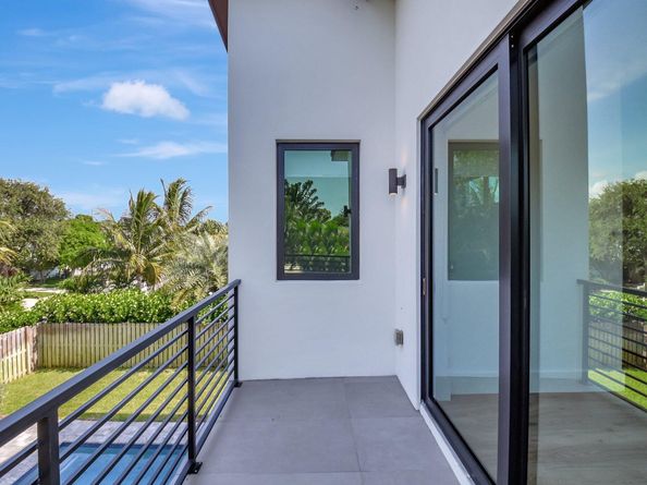 1517 N Lakeside Drive, Lake Worth Beach FL 33460
