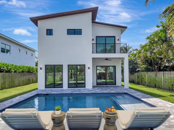1517 N Lakeside Drive, Lake Worth Beach FL 33460