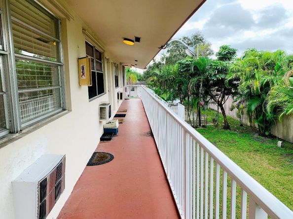 2915 Plunkett Street 11d, Hollywood FL 33020
