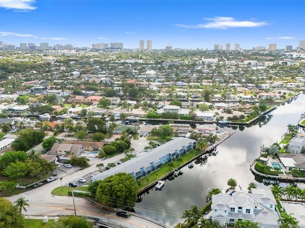 1100 Pine Dr 107, Pompano Beach FL 33060