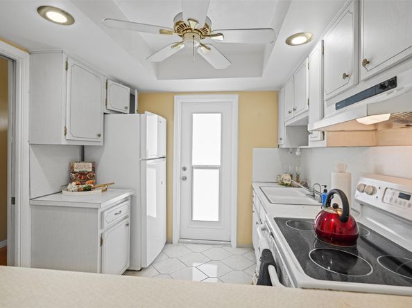 1100 Pine Dr 107, Pompano Beach FL 33060